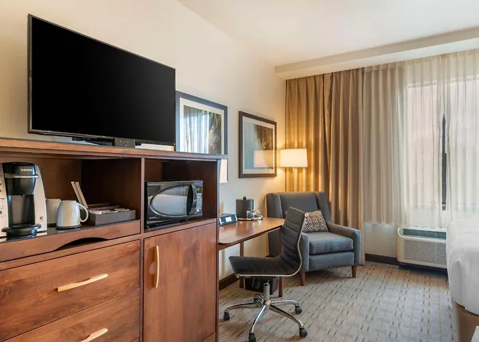 Best Western Premier Boulder Falls Inn