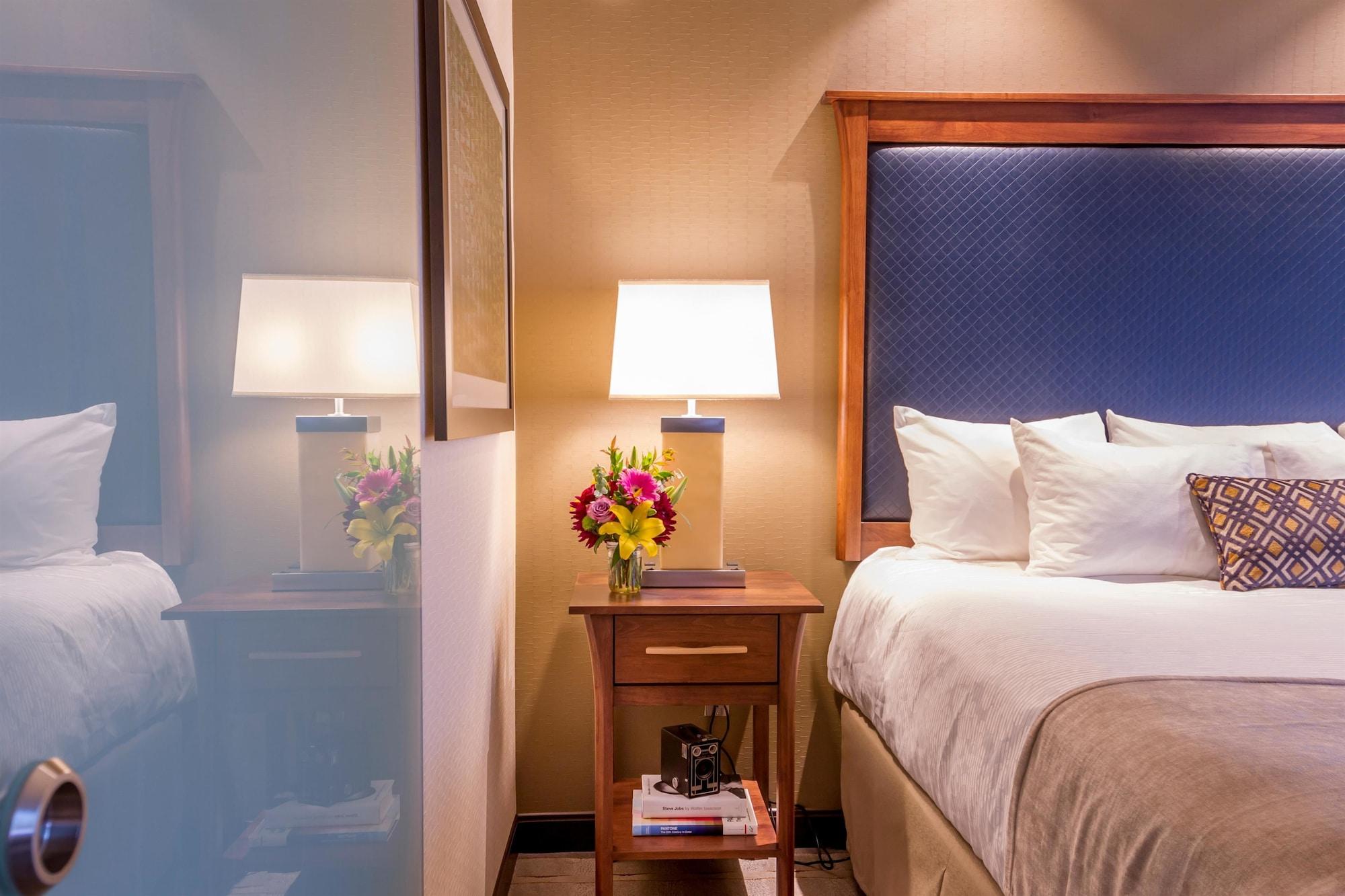 Western Premier Boulder Falls Hotel