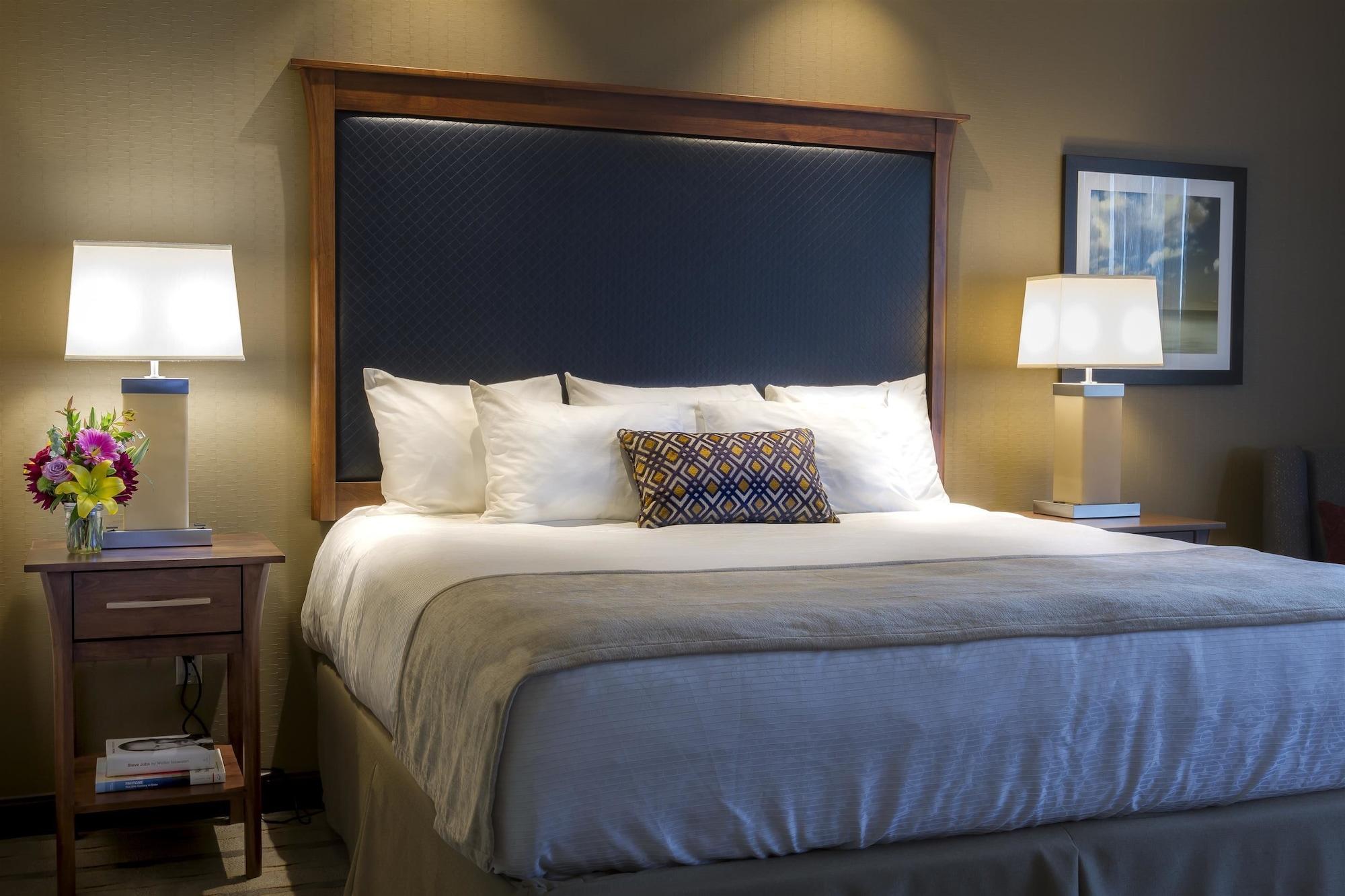Western Premier Boulder Falls Hotel 4*