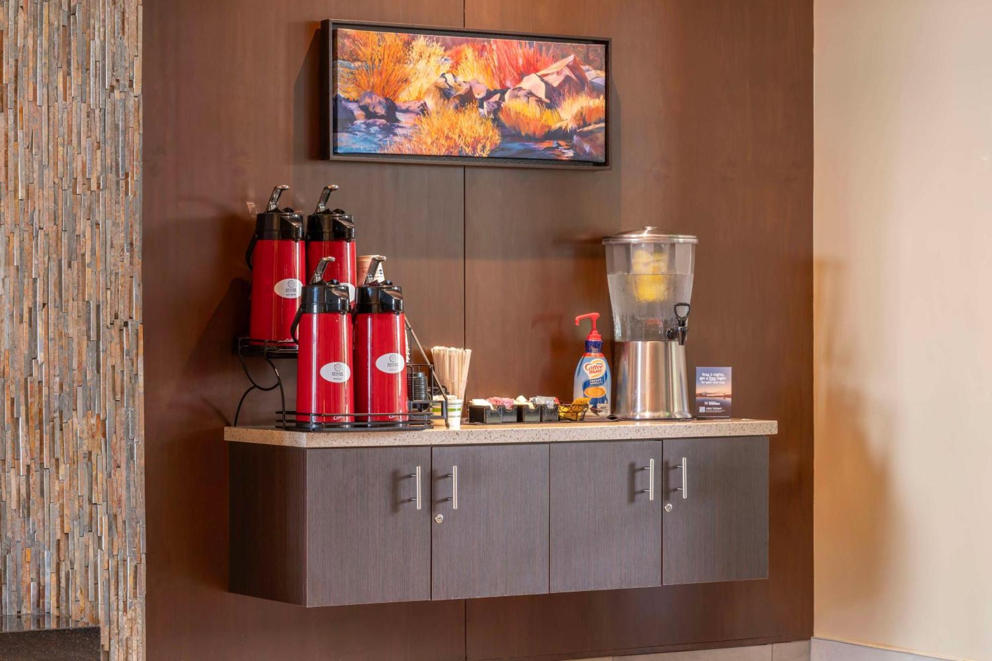 Western Premier Boulder Falls Hotel Lebanon