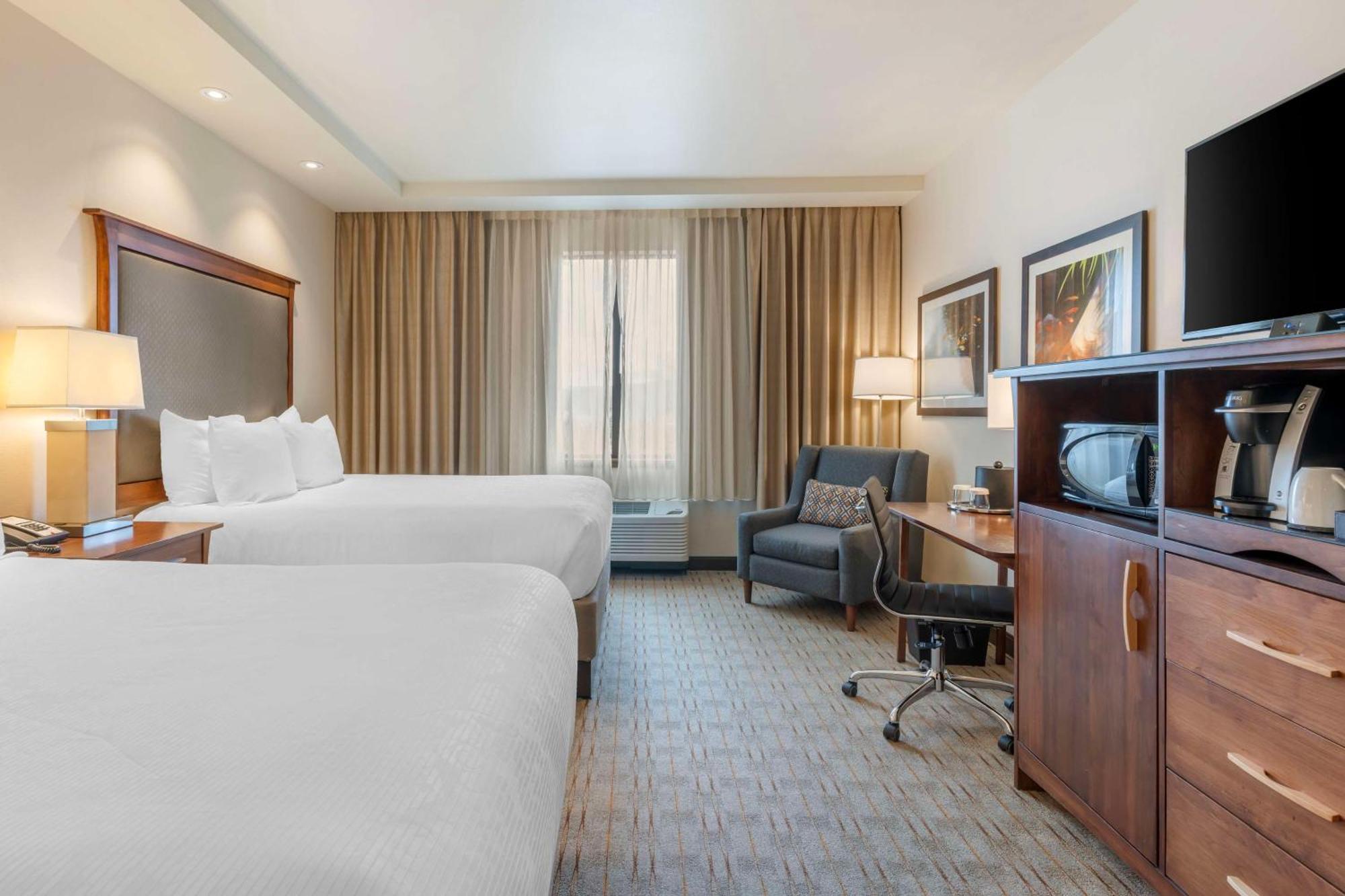 Western Premier Boulder Falls Hotel 4*