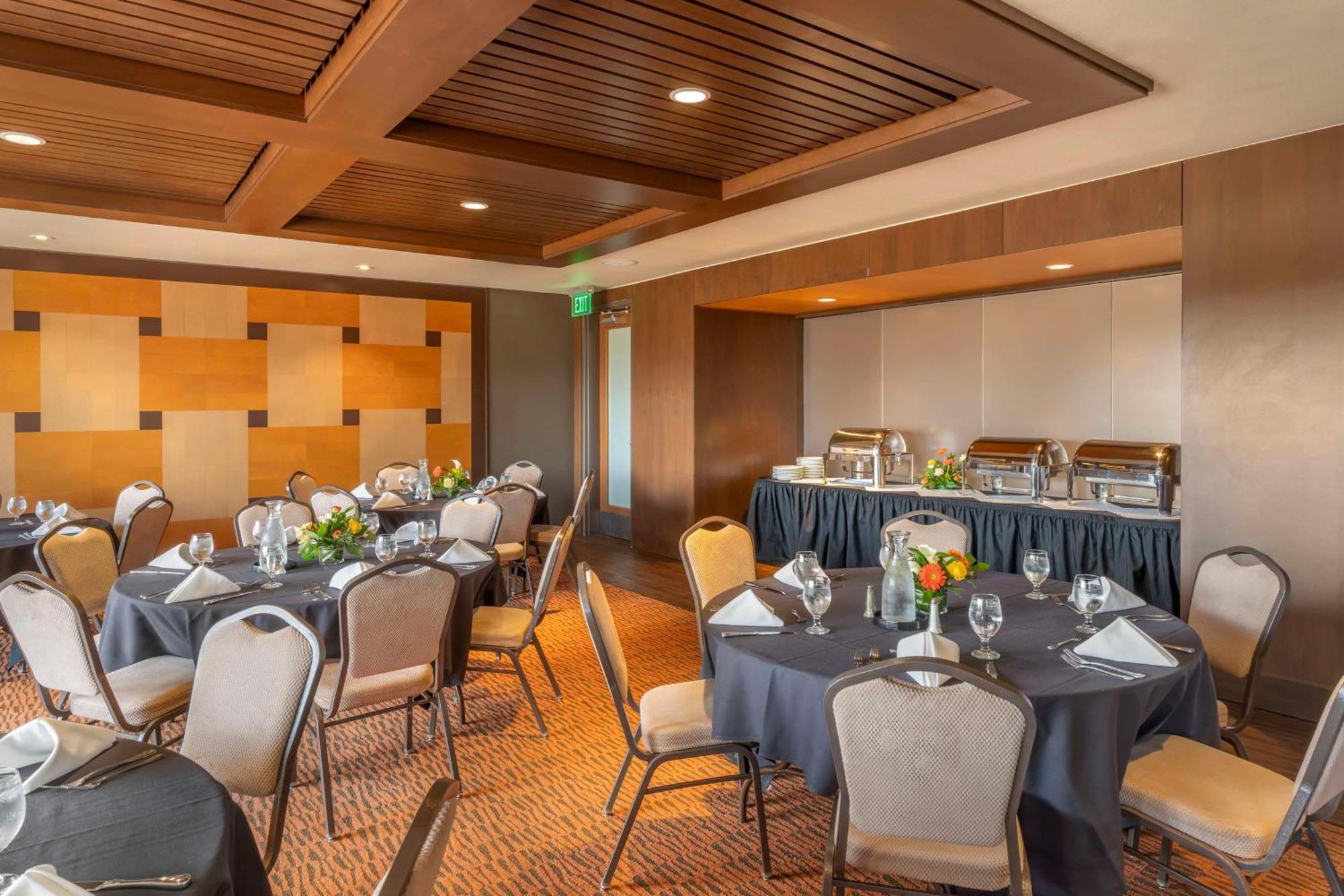 Hotel Western Premier Boulder Falls 4*