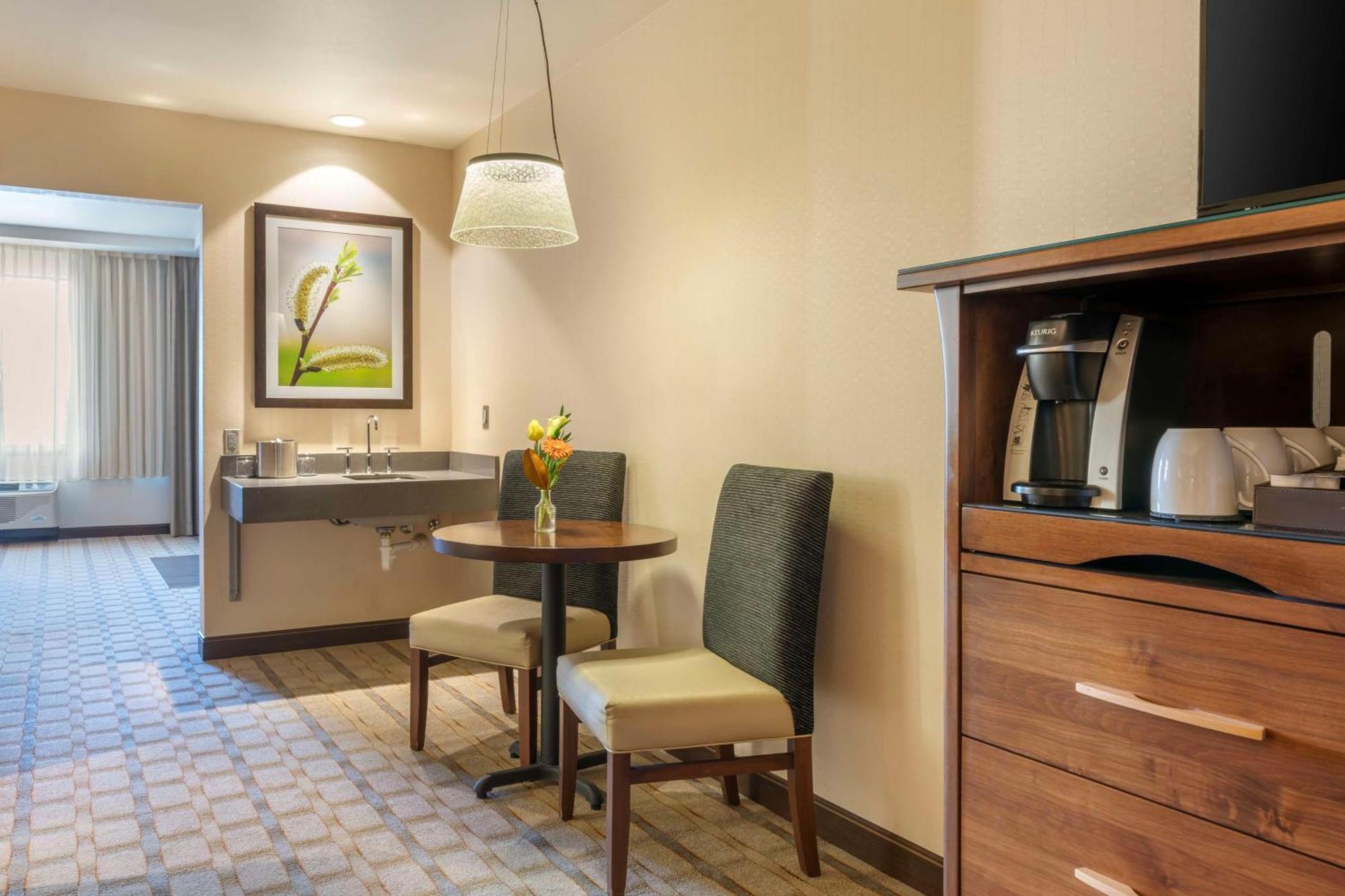 Western Premier Boulder Falls Hotel