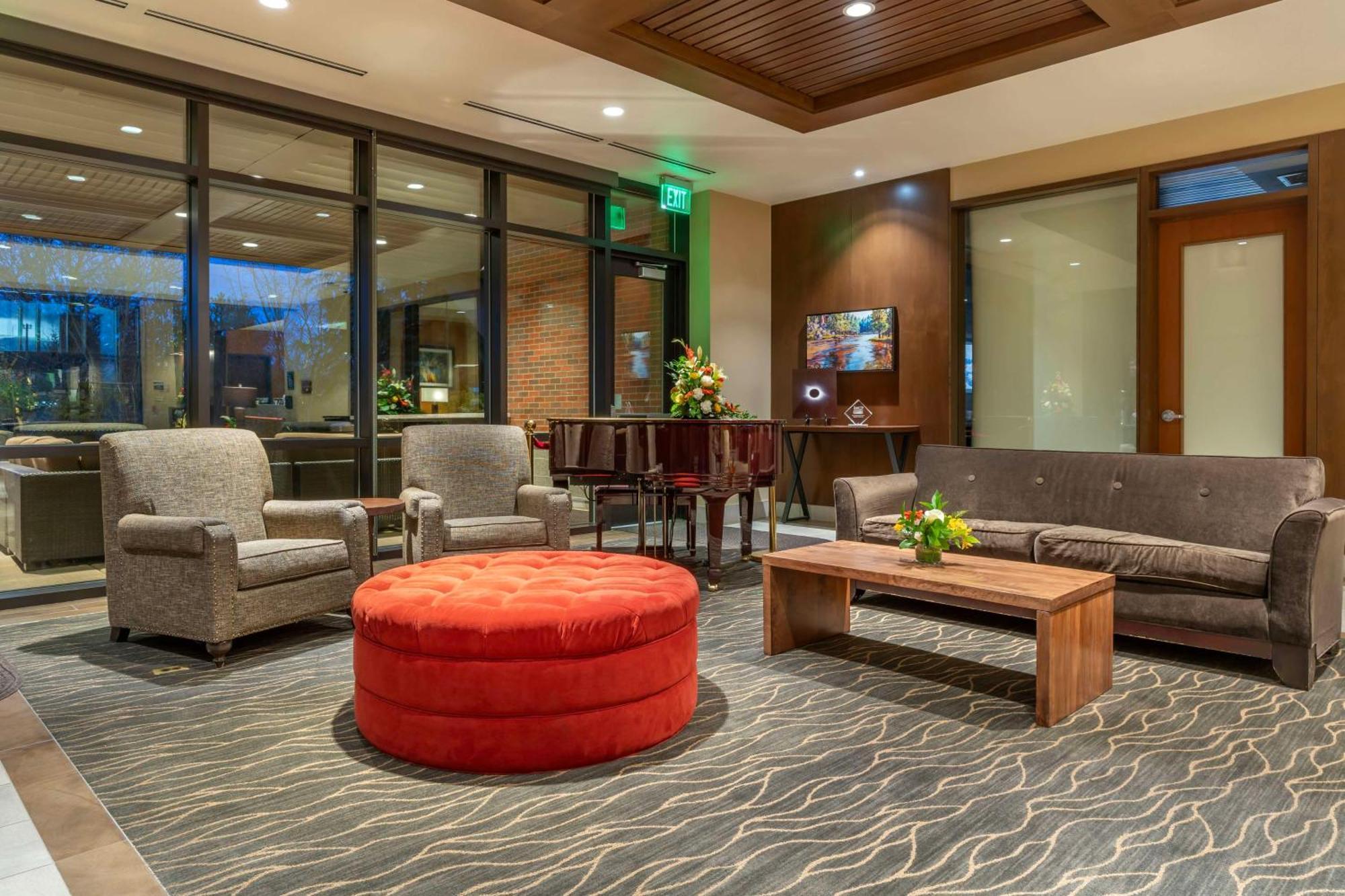 Western Premier Boulder Falls Hotel Lebanon