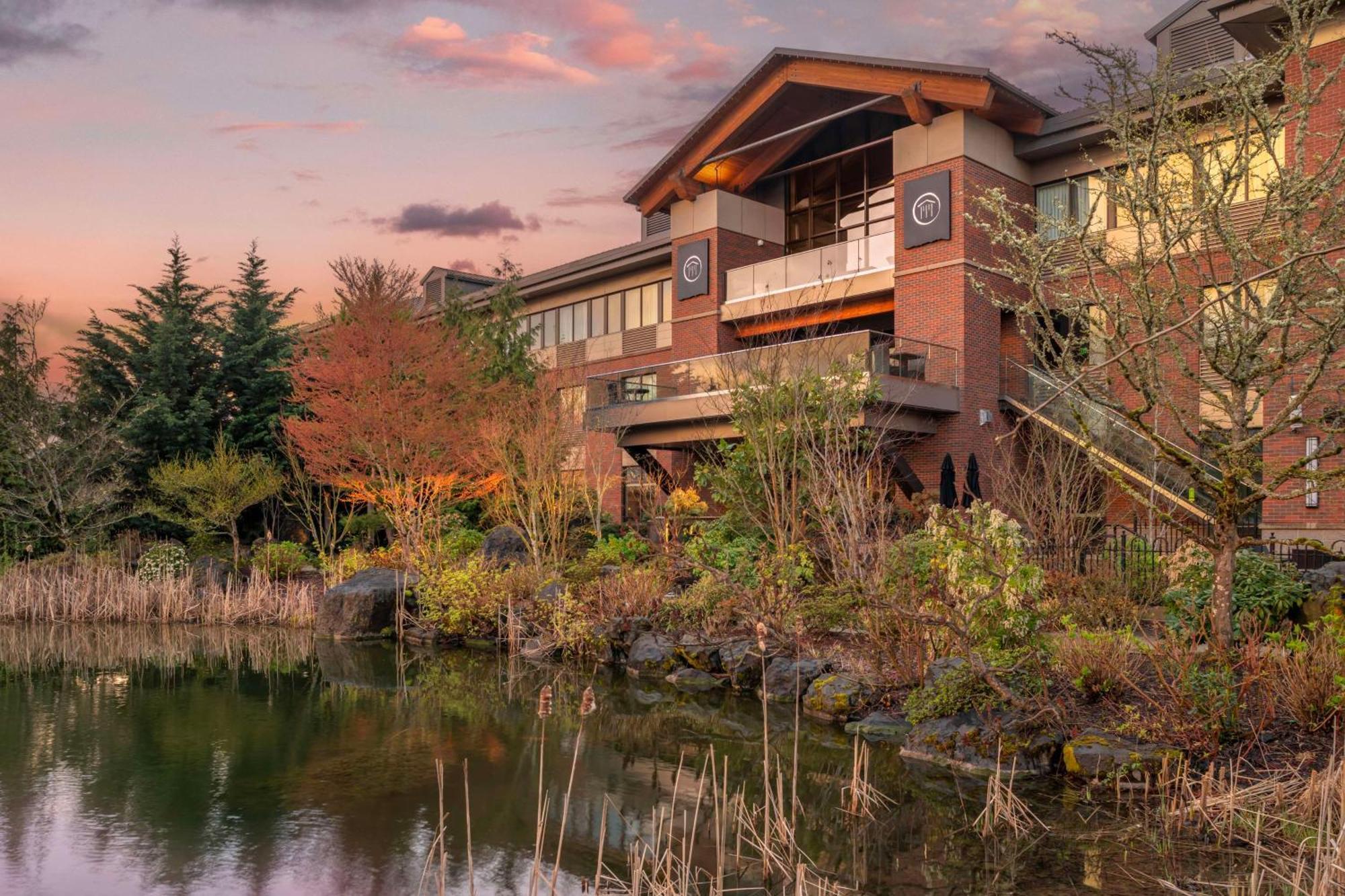Western Premier Boulder Falls Hotel